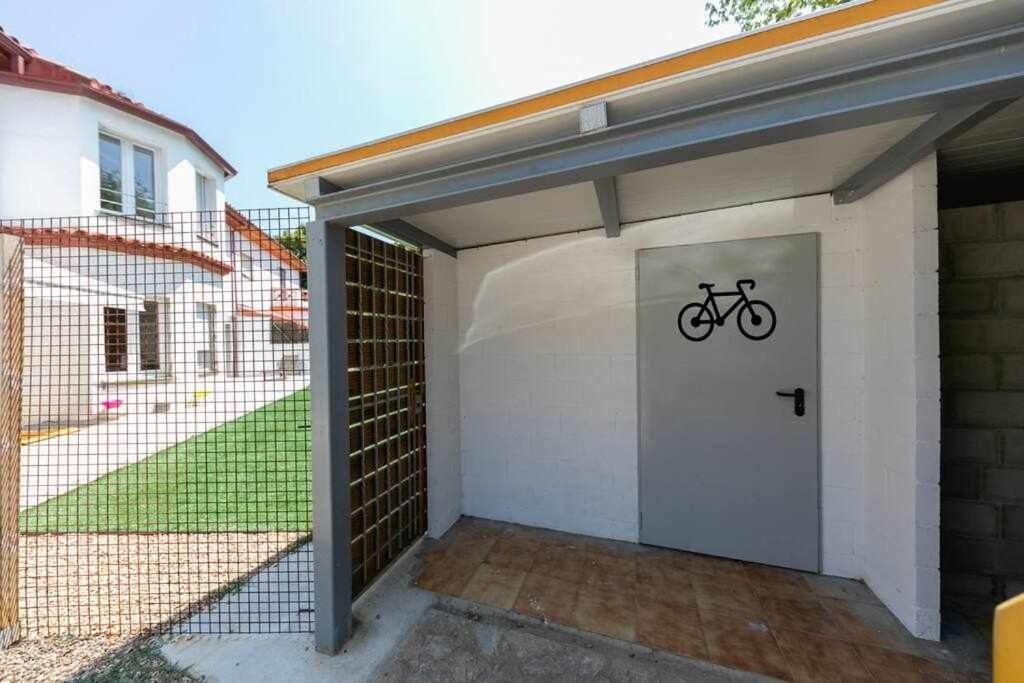 Newly Renovated Room W Pool Y Bikeparking Girona Kültér fotó